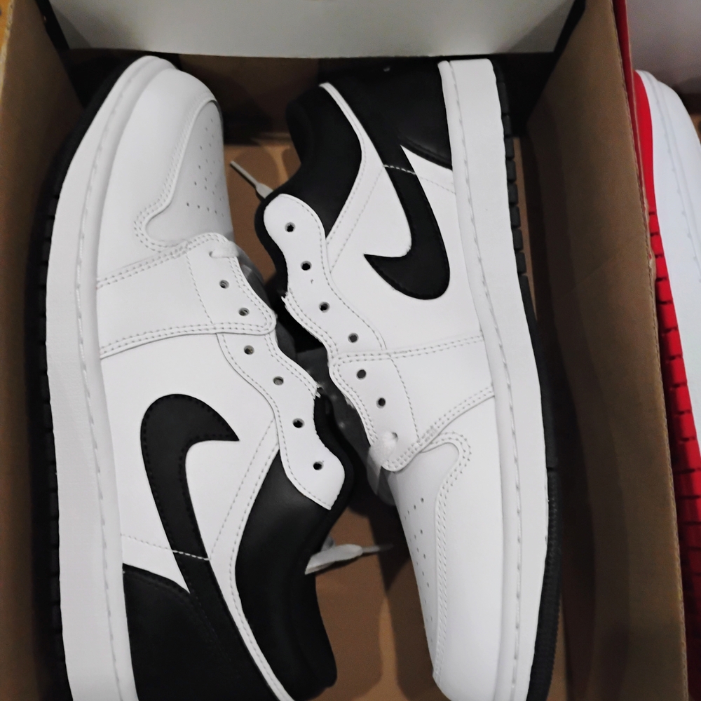 Nike Men's Monochrome Sneakers